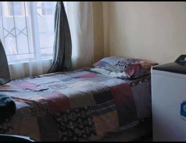3 BEDROOM HOUSE FOR SALE IN SERALENG